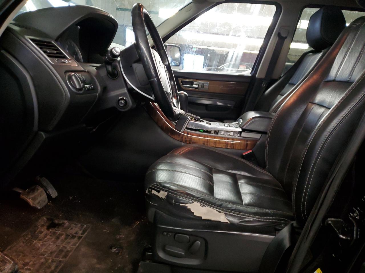 2012 Land Rover Range Rover - Image 7