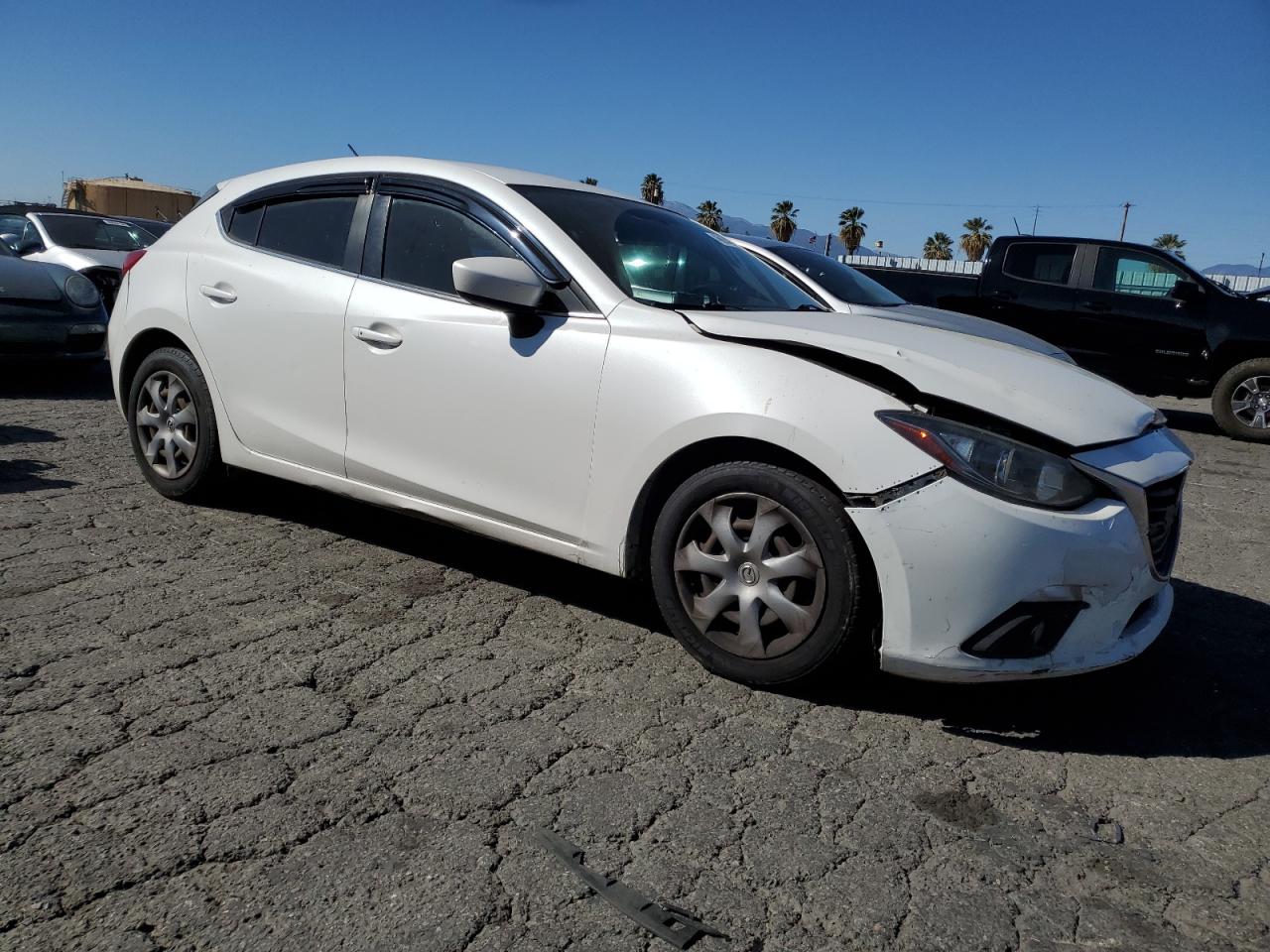 2015 Mazda 3 - Image 4