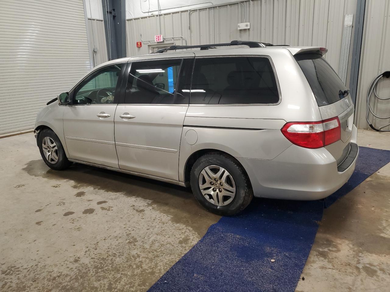 2005 Honda Odyssey - Image 2