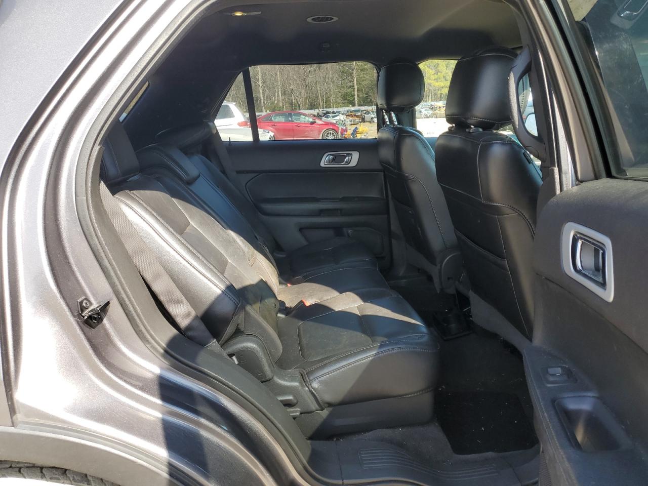2013 Ford Explorer - Image 11