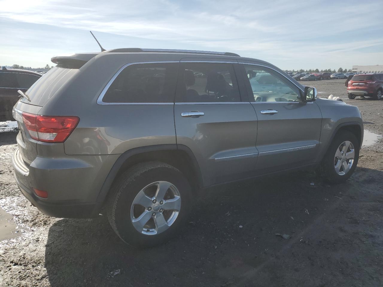 2011 Jeep Grand Cherokee - Image 3