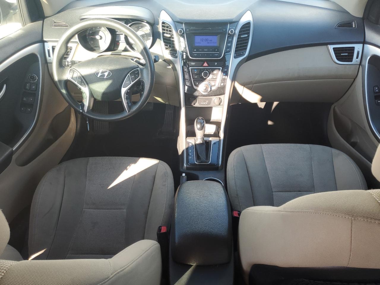 2014 Hyundai Elantra - Image 8