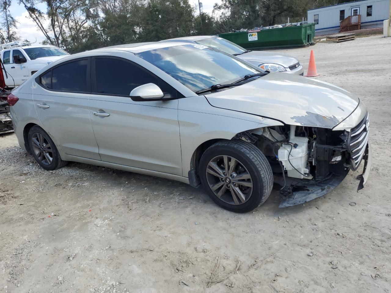 2017 Hyundai Elantra - Image 4