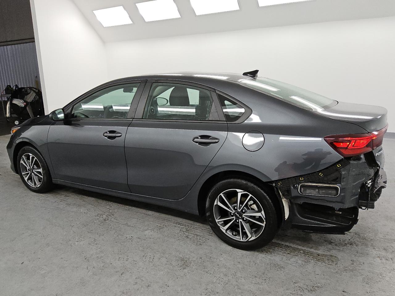 2024 Kia Forte - Image 2