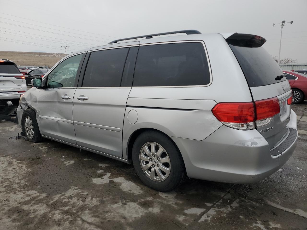 2010 Honda Odyssey - Image 2