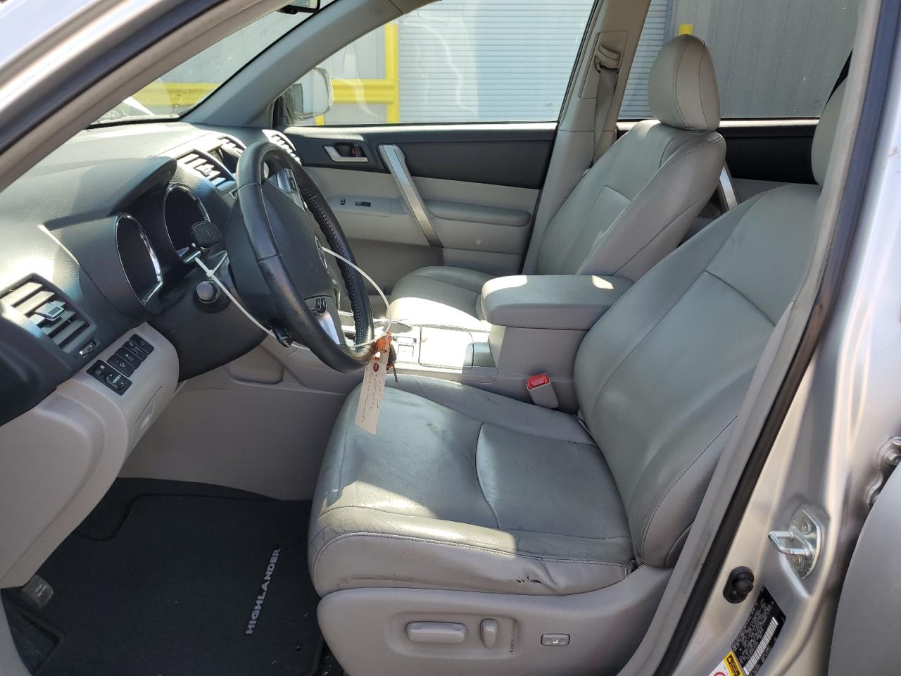 2013 Toyota Highlander - Image 7