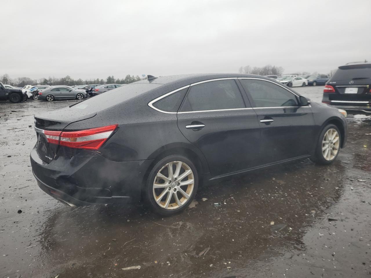 2015 Toyota Avalon - Image 3