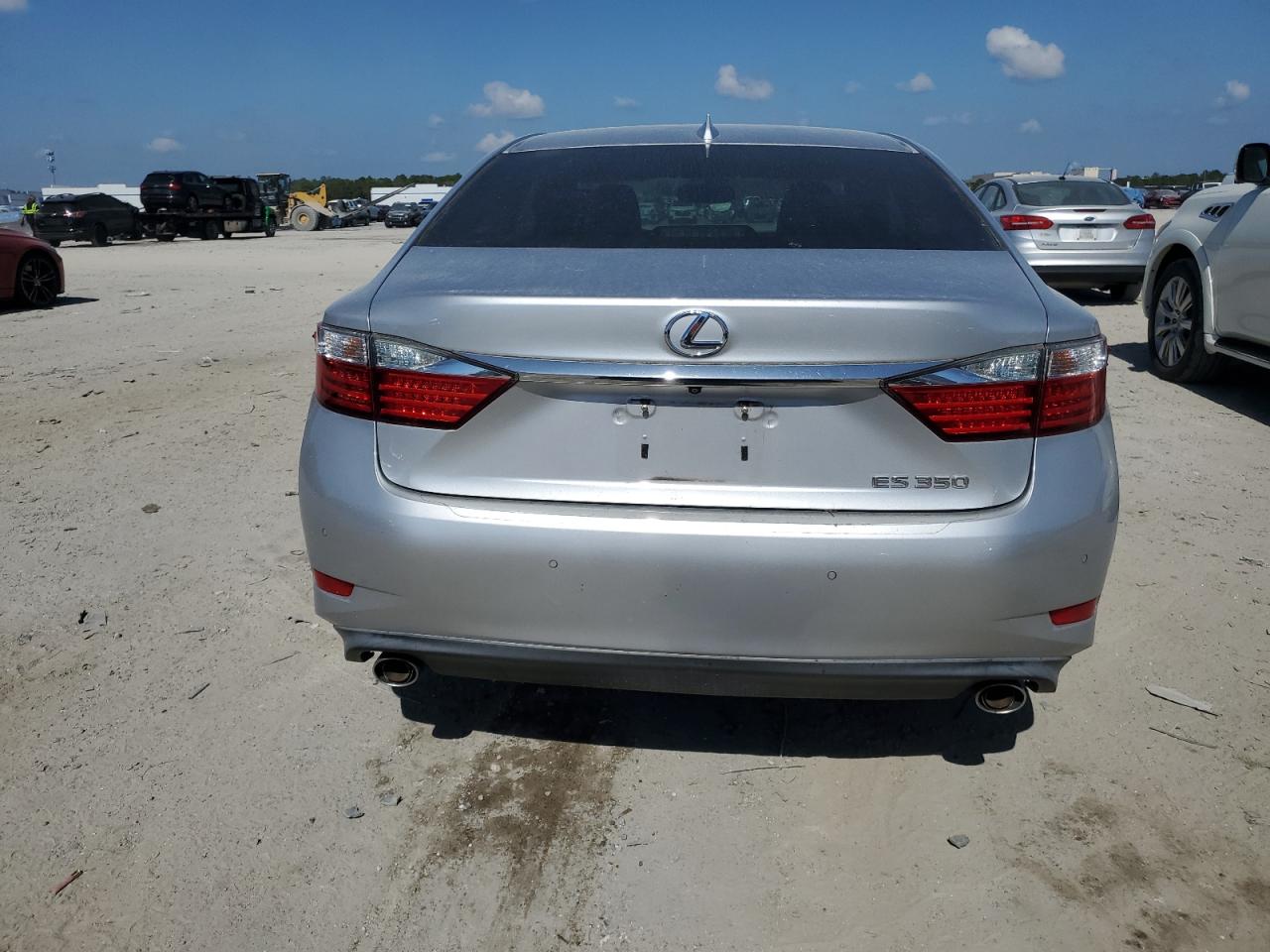 2015 Lexus ES - Image 6