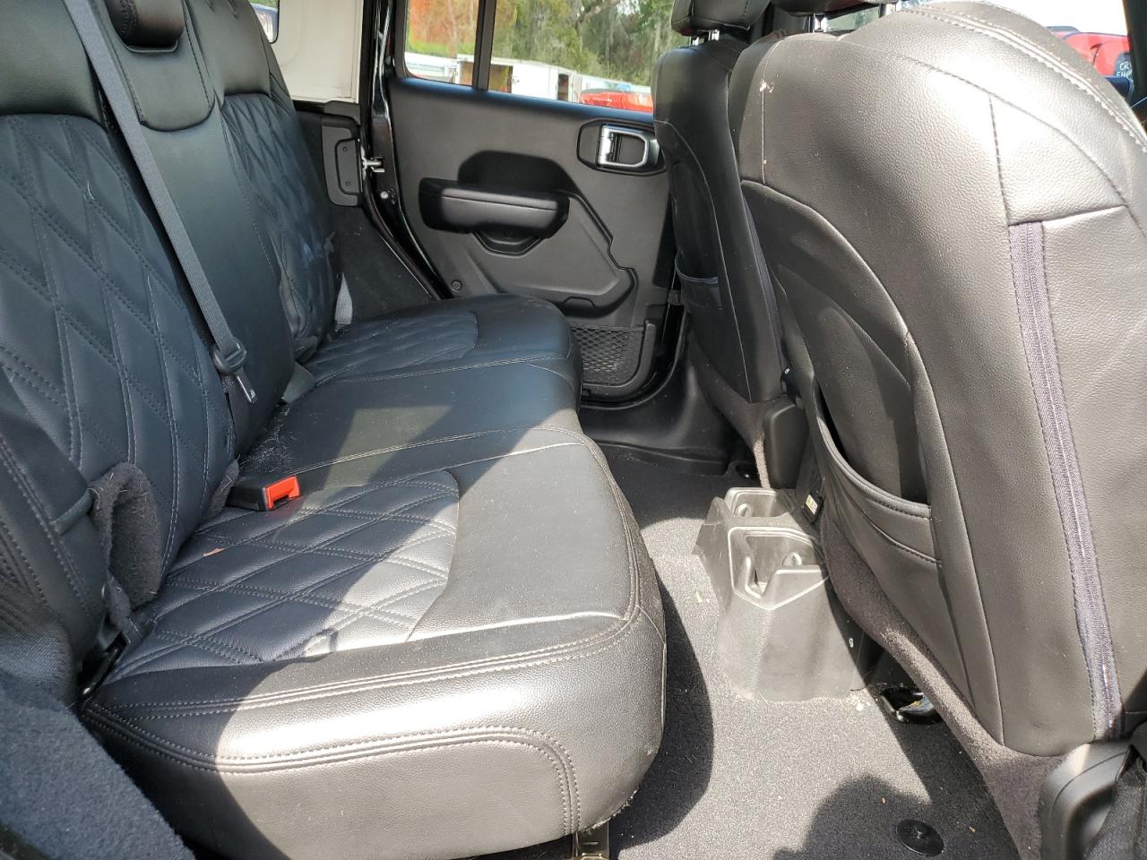 2019 Jeep Wrangler - Image 11