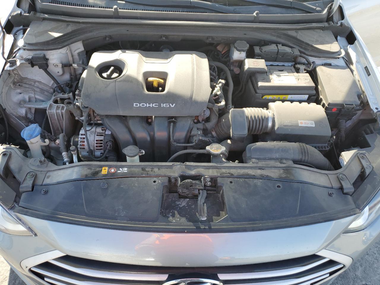 2018 Hyundai Elantra - Image 11