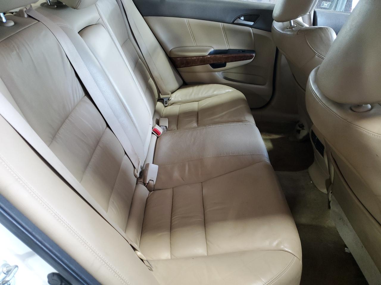 2010 Honda Accord - Image 10