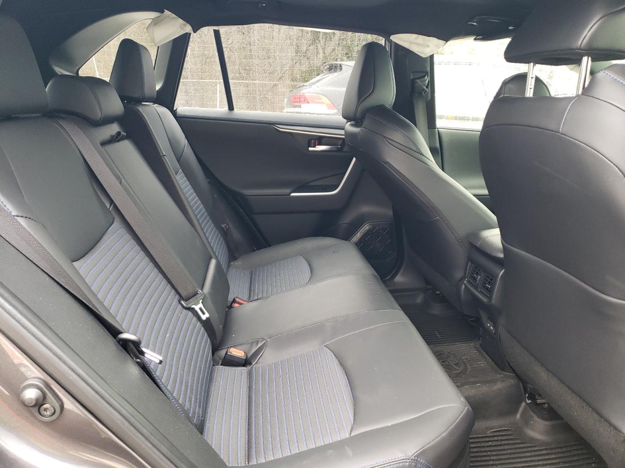2023 Toyota RAV 4 - Image 11