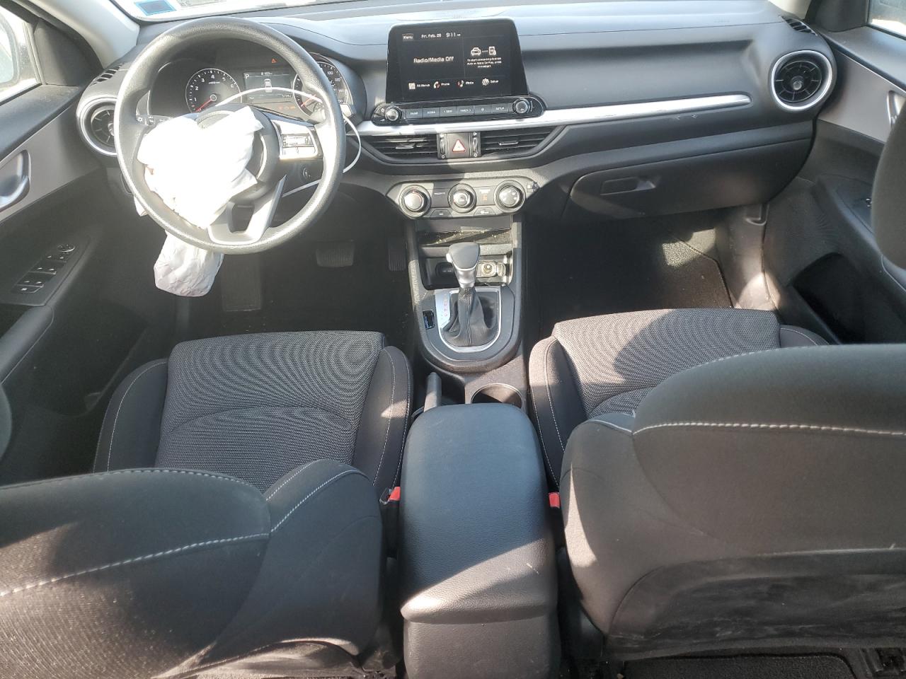 2023 Kia Forte - Image 8