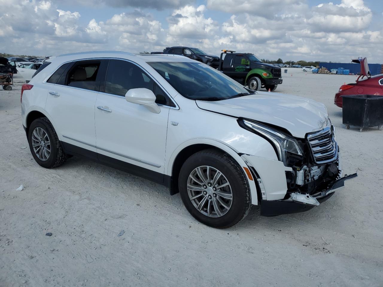2017 Cadillac XT5 - Image 4