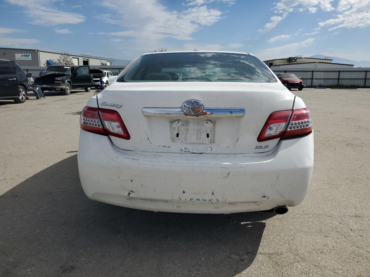 2011 Toyota Camry - Image 6