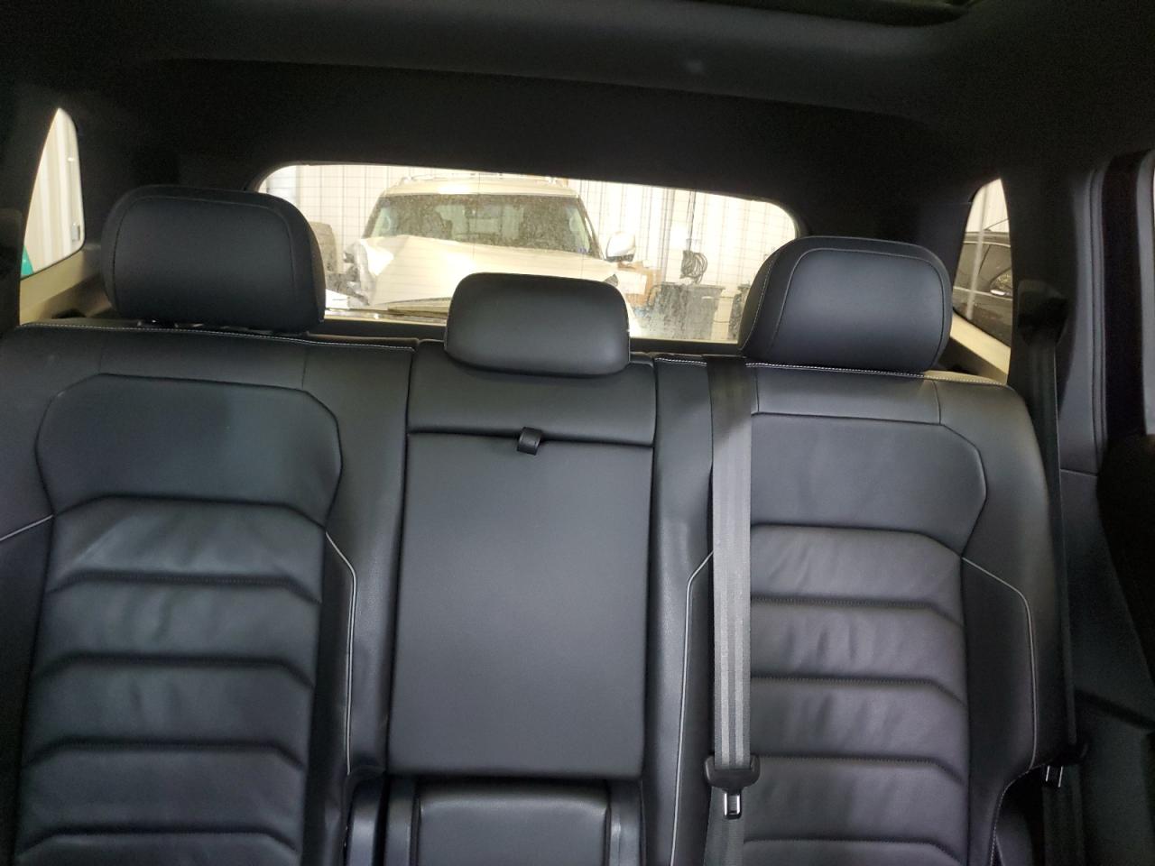 2021 Volkswagen Tiguan - Image 10
