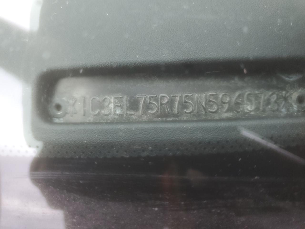 2005 Chrysler Sebring - Image 12