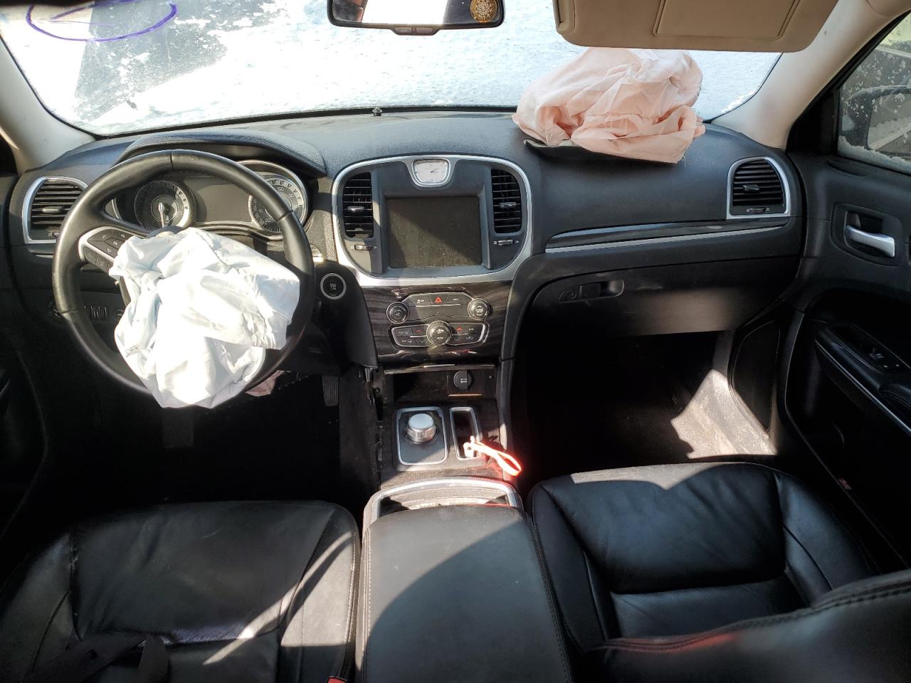 2015 Chrysler 300 - Image 9