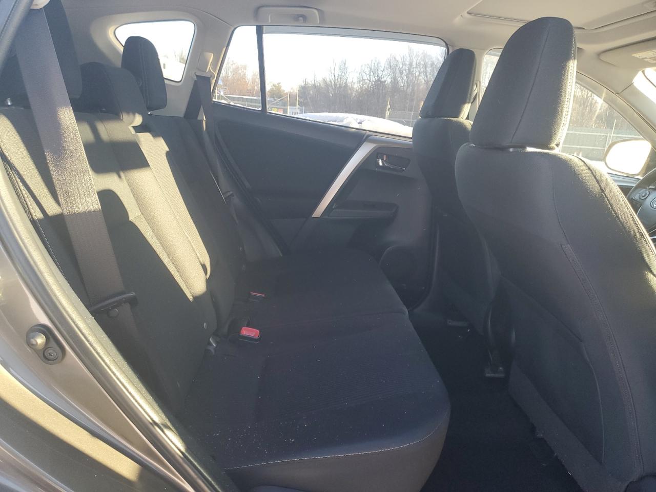 2015 Toyota RAV 4 - Image 11