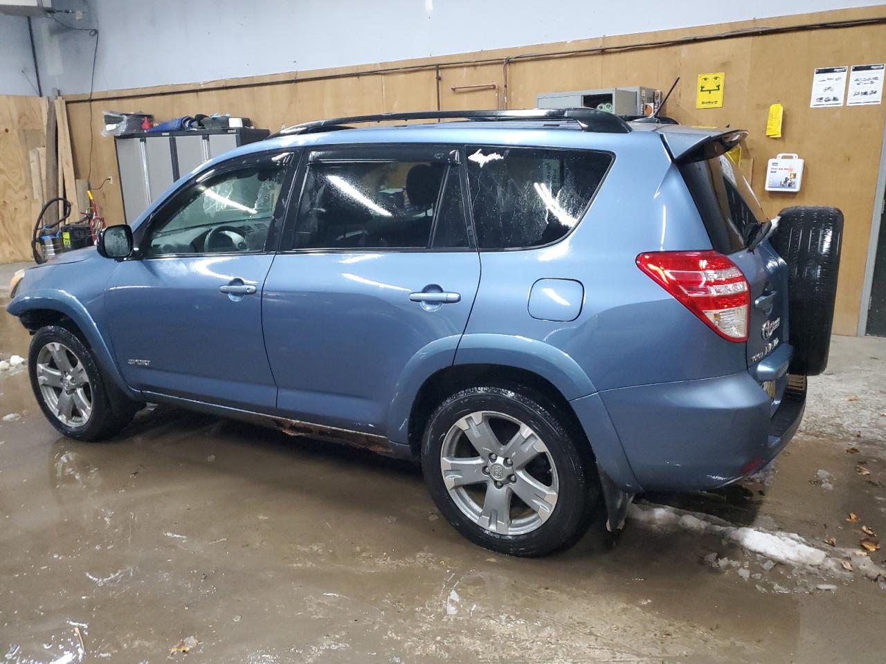2009 Toyota RAV 4 - Image 2