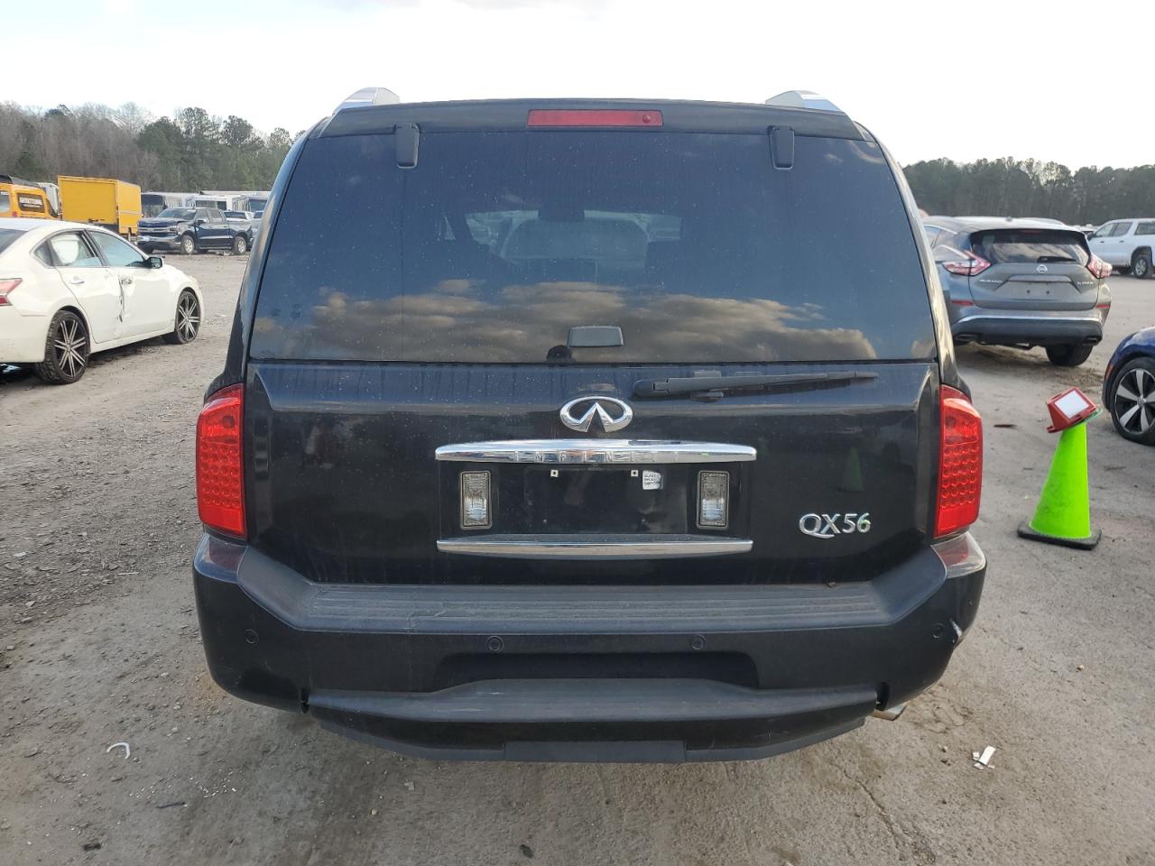 2010 Infiniti QX56 - Image 6