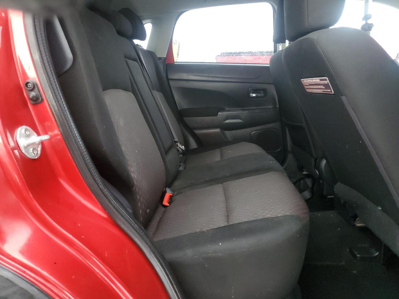 2018 Mitsubishi Outlander - Image 11