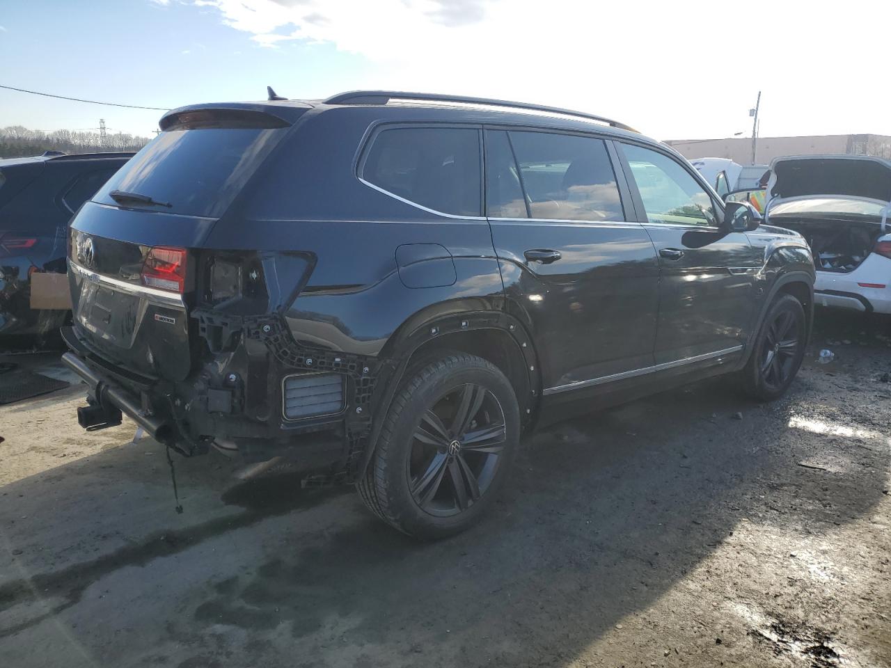 2021 Volkswagen Atlas - Image 3