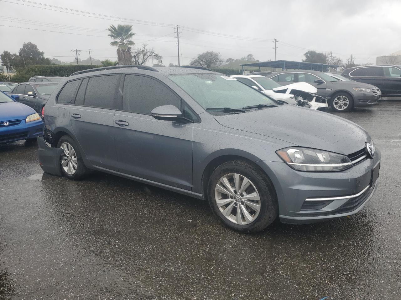 2018 Volkswagen Golf - Image 4