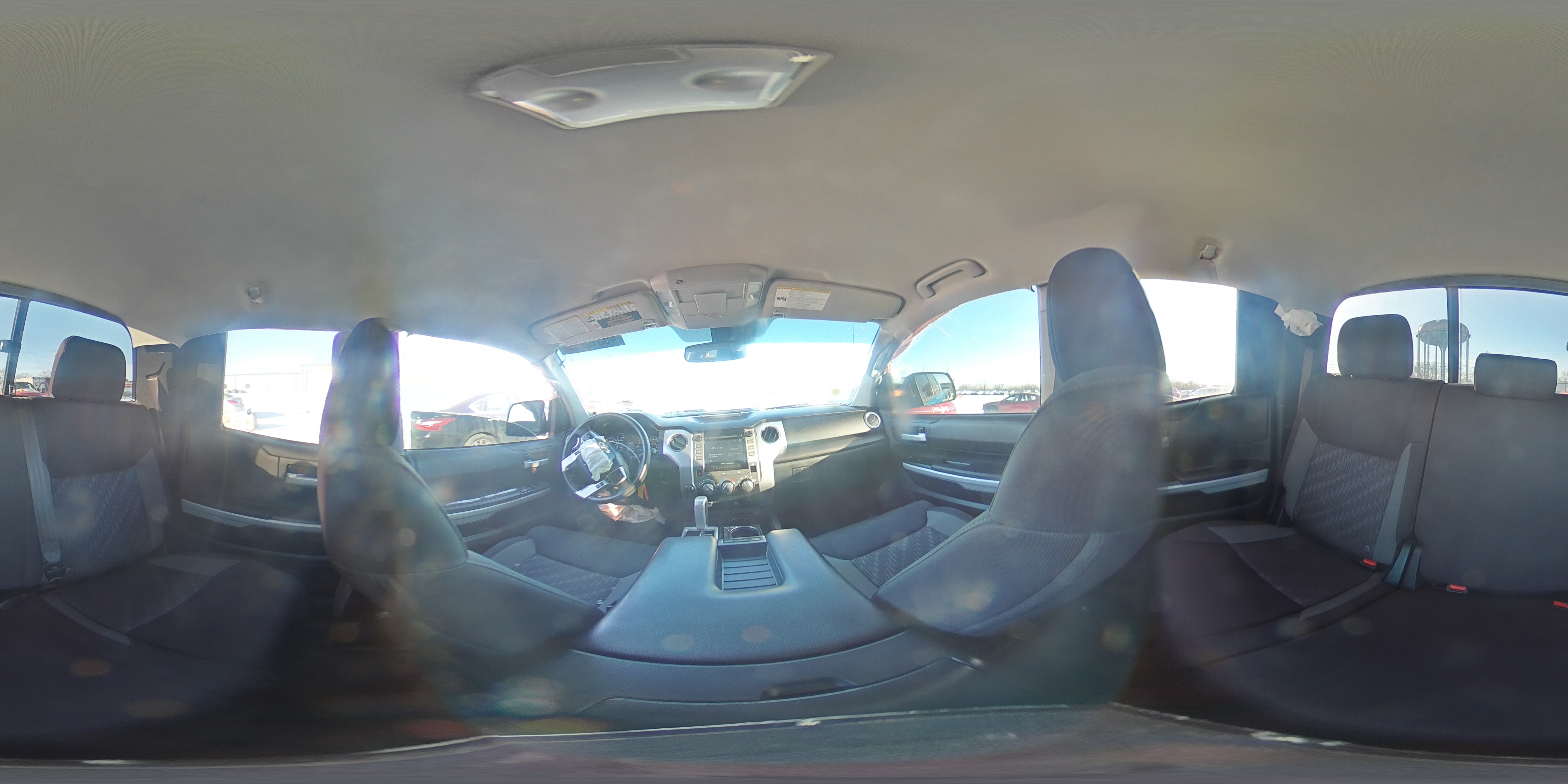 2018 Toyota Tundra - Image 12