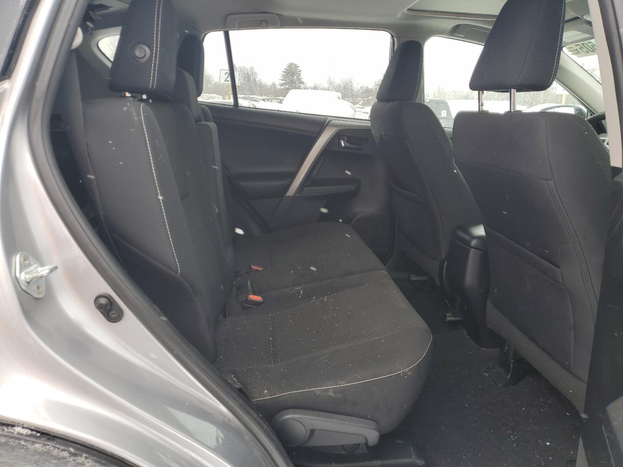 2017 Toyota RAV 4 - Image 11