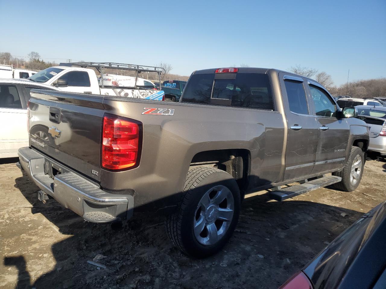 2015 Chevrolet Silverado - Image 3