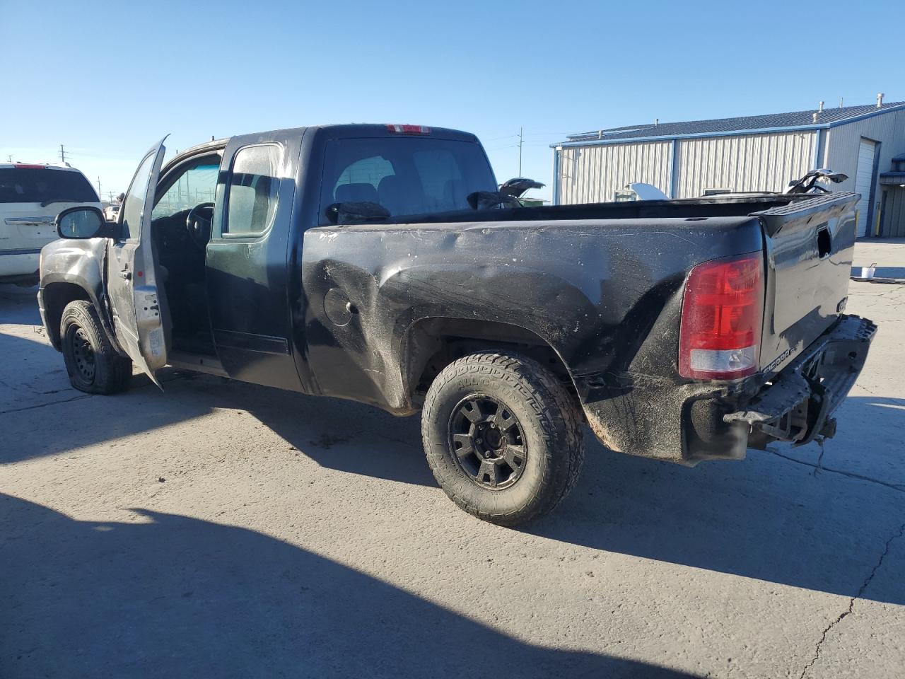 2008 GMC Sierra - Image 2