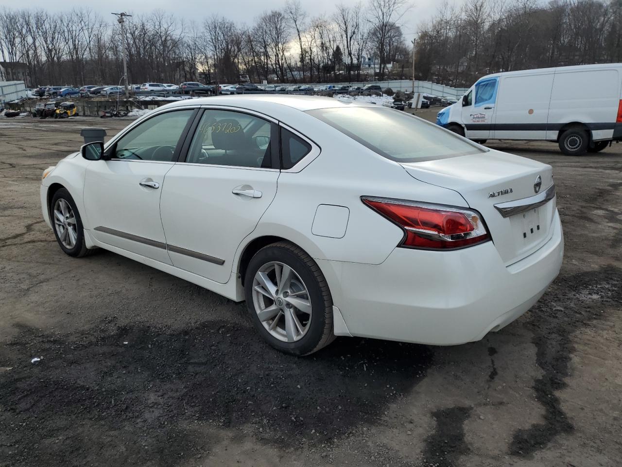 2015 Nissan Altima - Image 2