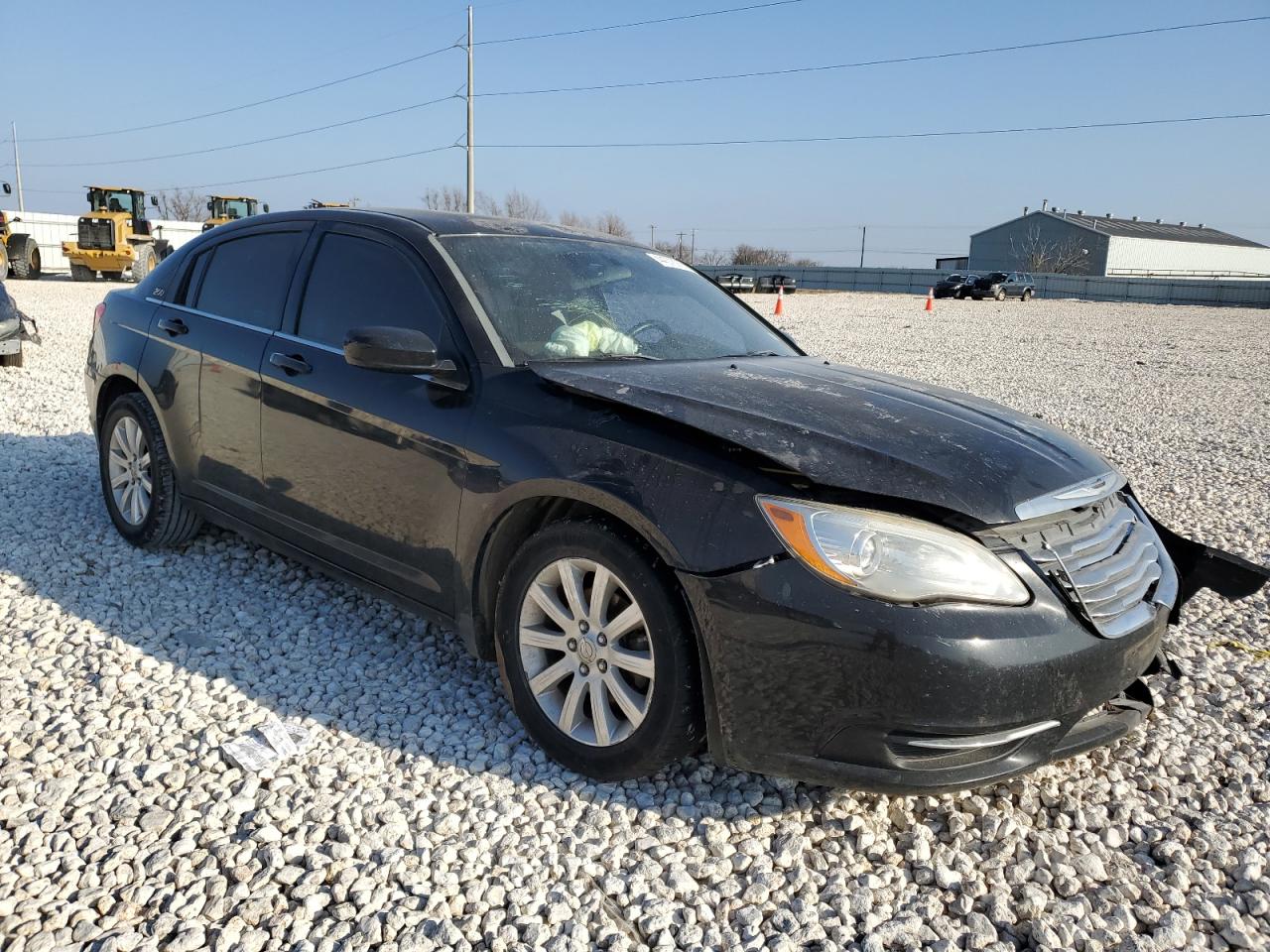 2014 Chrysler 200 - Image 4