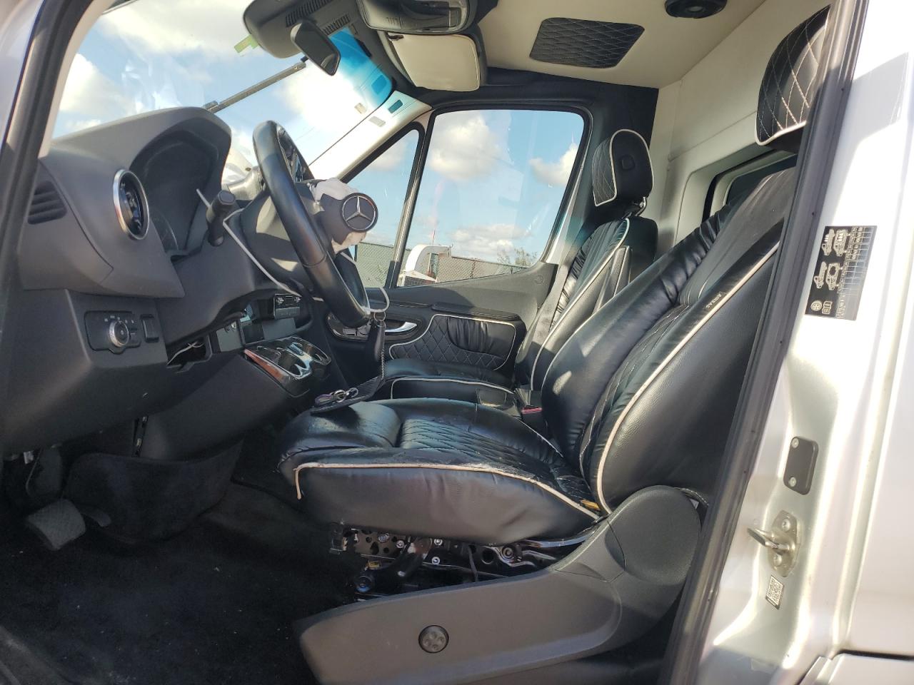 2019 Mercedes-Benz Sprinter - Image 7