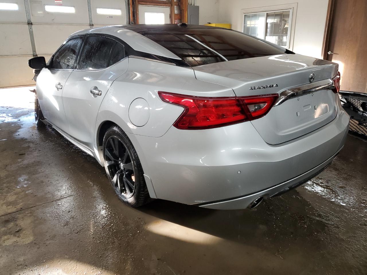 2016 Nissan Maxima - Image 2