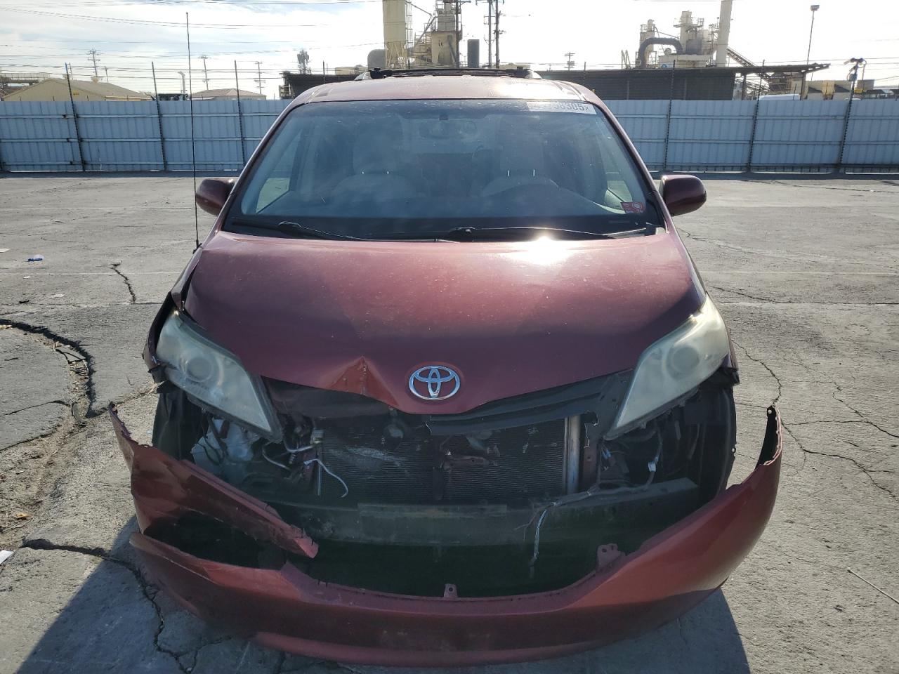 2012 Toyota Sienna - Image 5