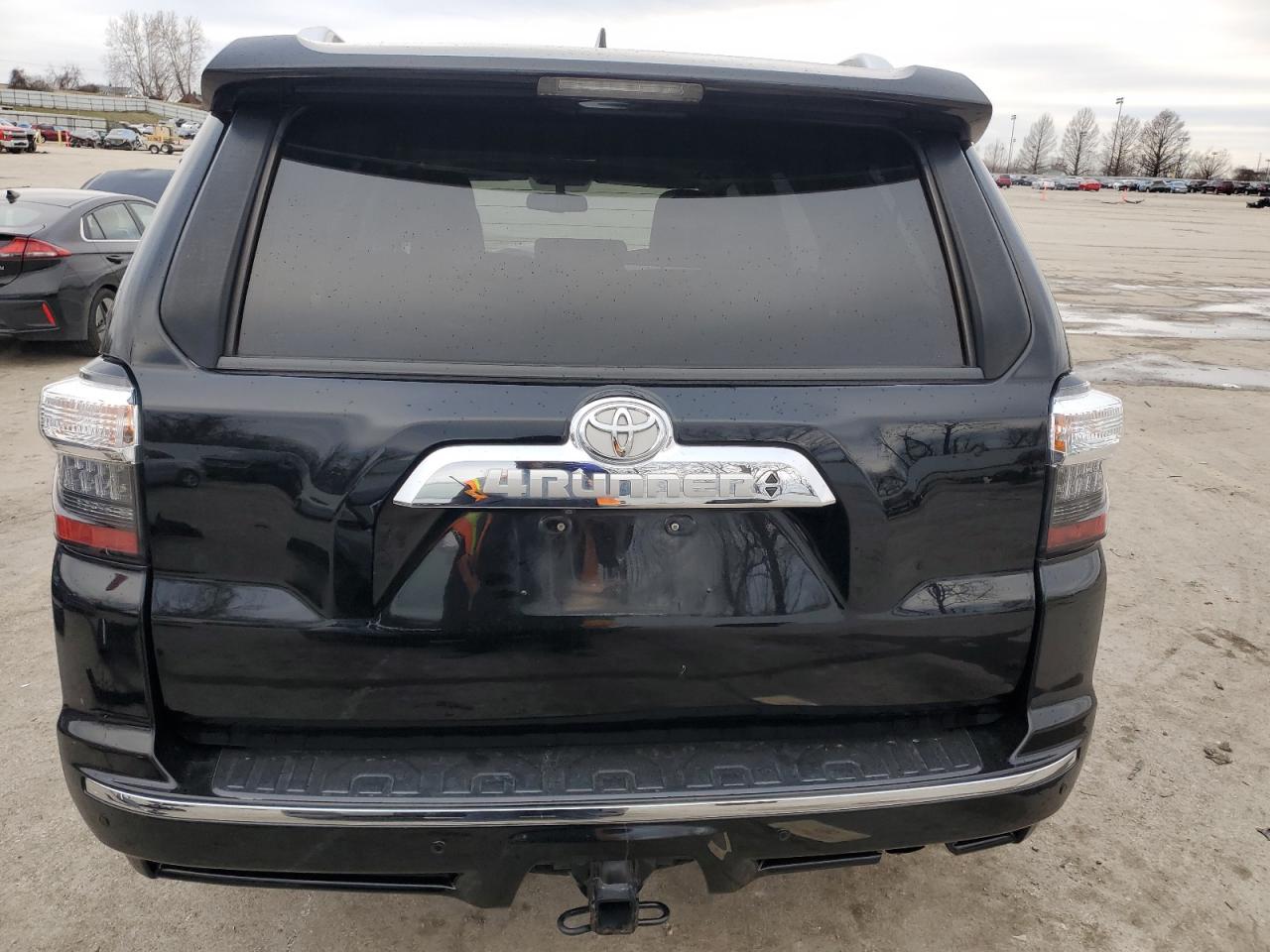2018 Toyota 4Runner - Image 6