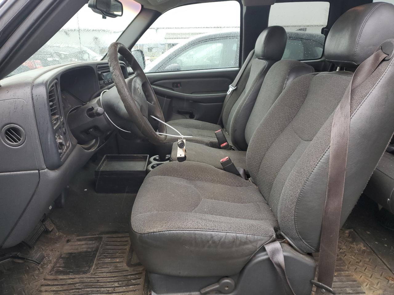 2003 Chevrolet Silverado - Image 7