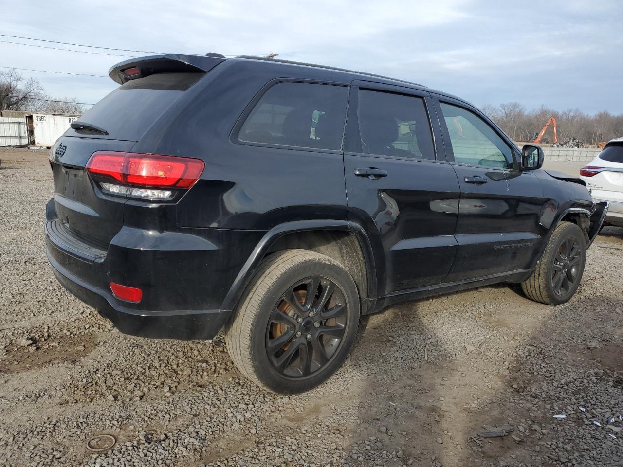2018 Jeep Grand Cherokee - Image 3