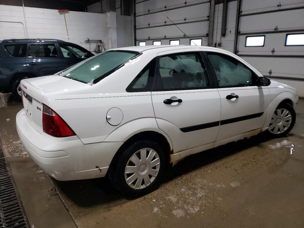 2005 Ford Focus - Image 3