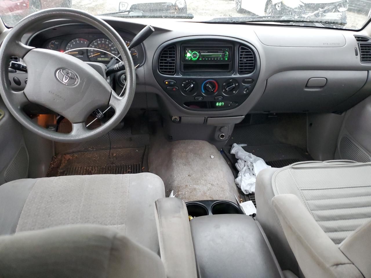 2004 Toyota Tundra - Image 8