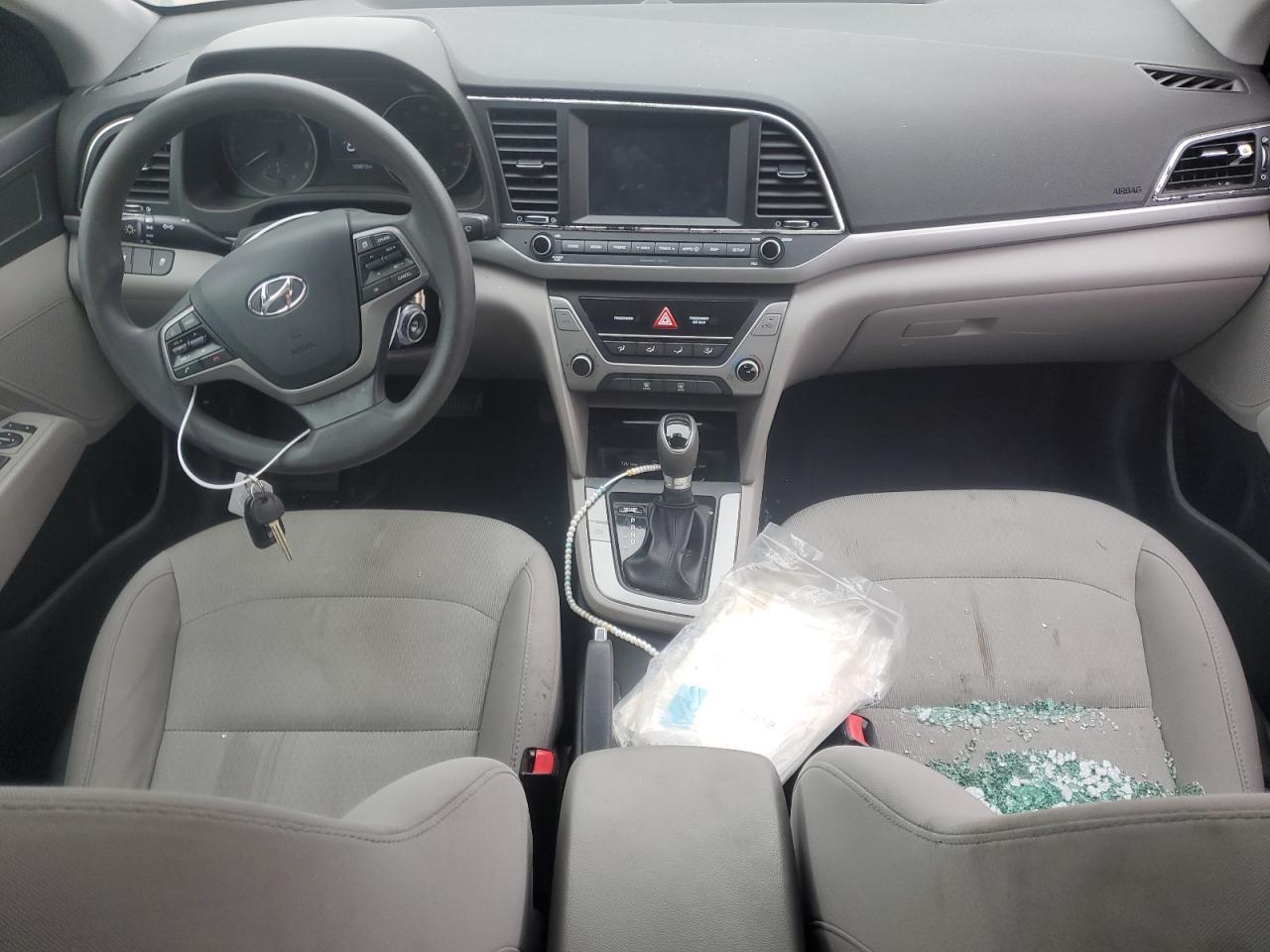 2018 Hyundai Elantra - Image 8