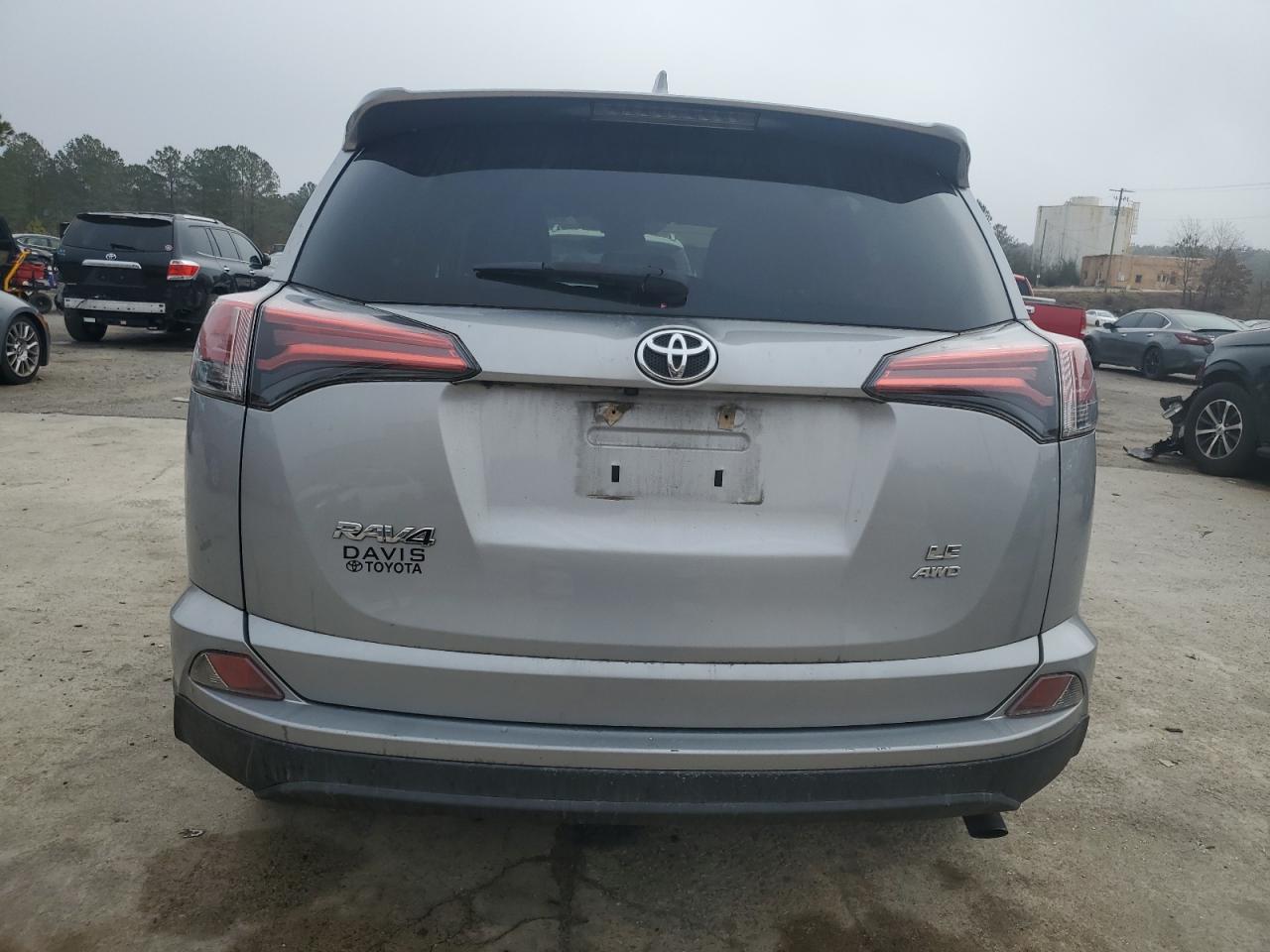 2018 Toyota RAV 4 - Image 6