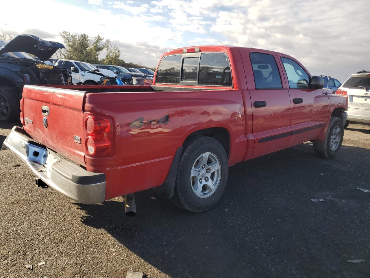 2005 Dodge Dakota - Image 3