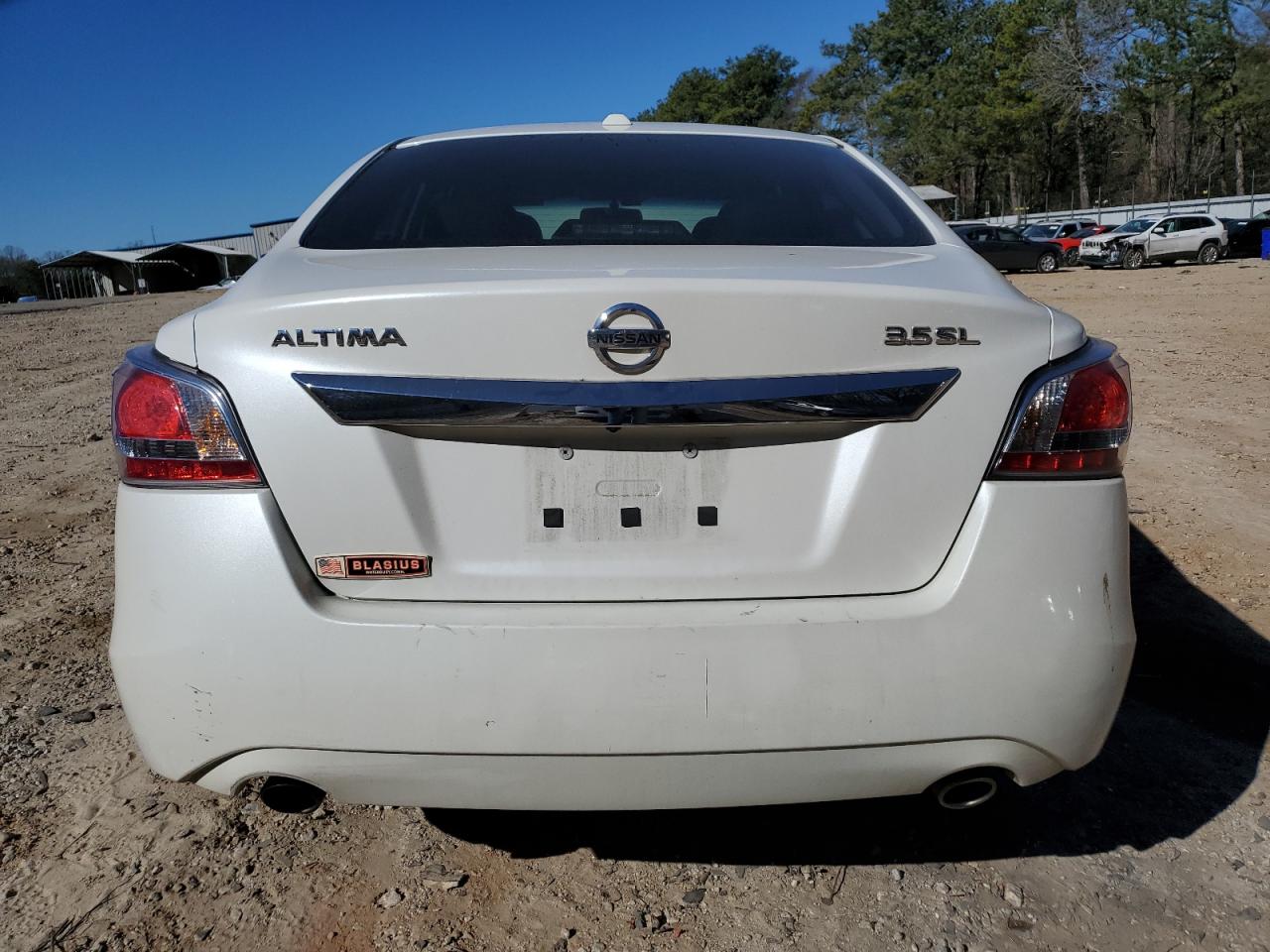 2015 Nissan Altima - Image 6