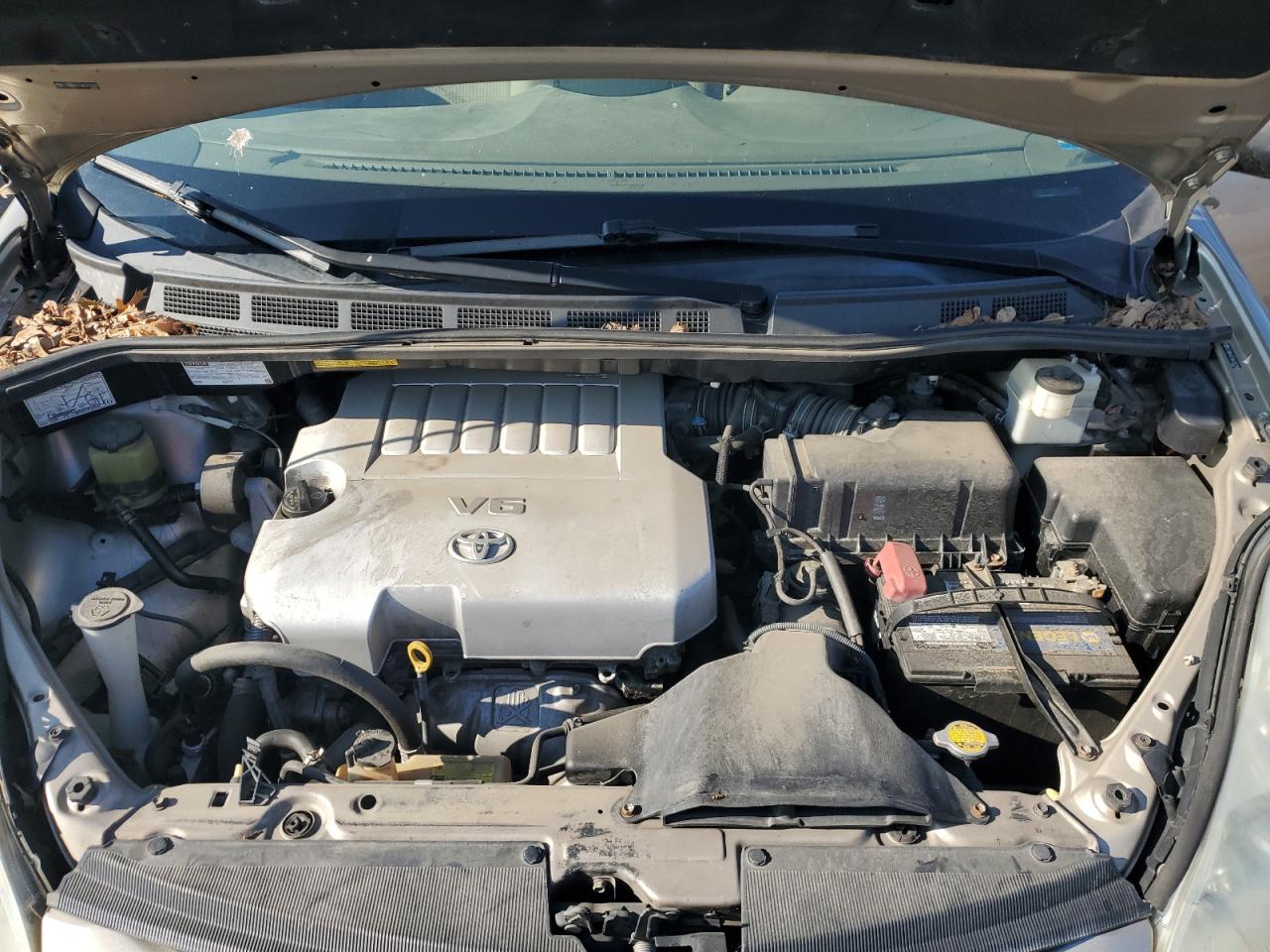 2010 Toyota Sienna - Image 12