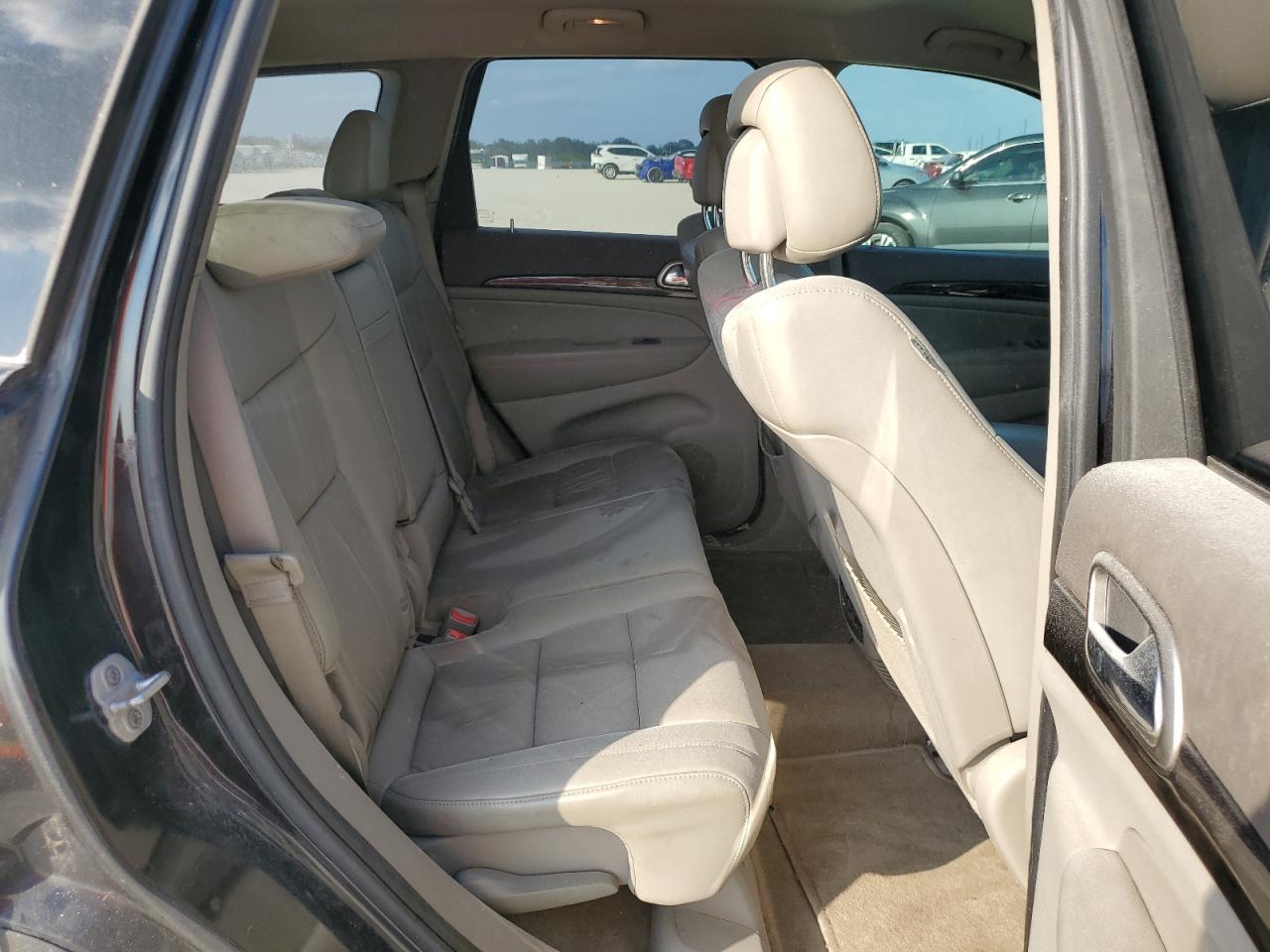 2011 Jeep Grand Cherokee - Image 11