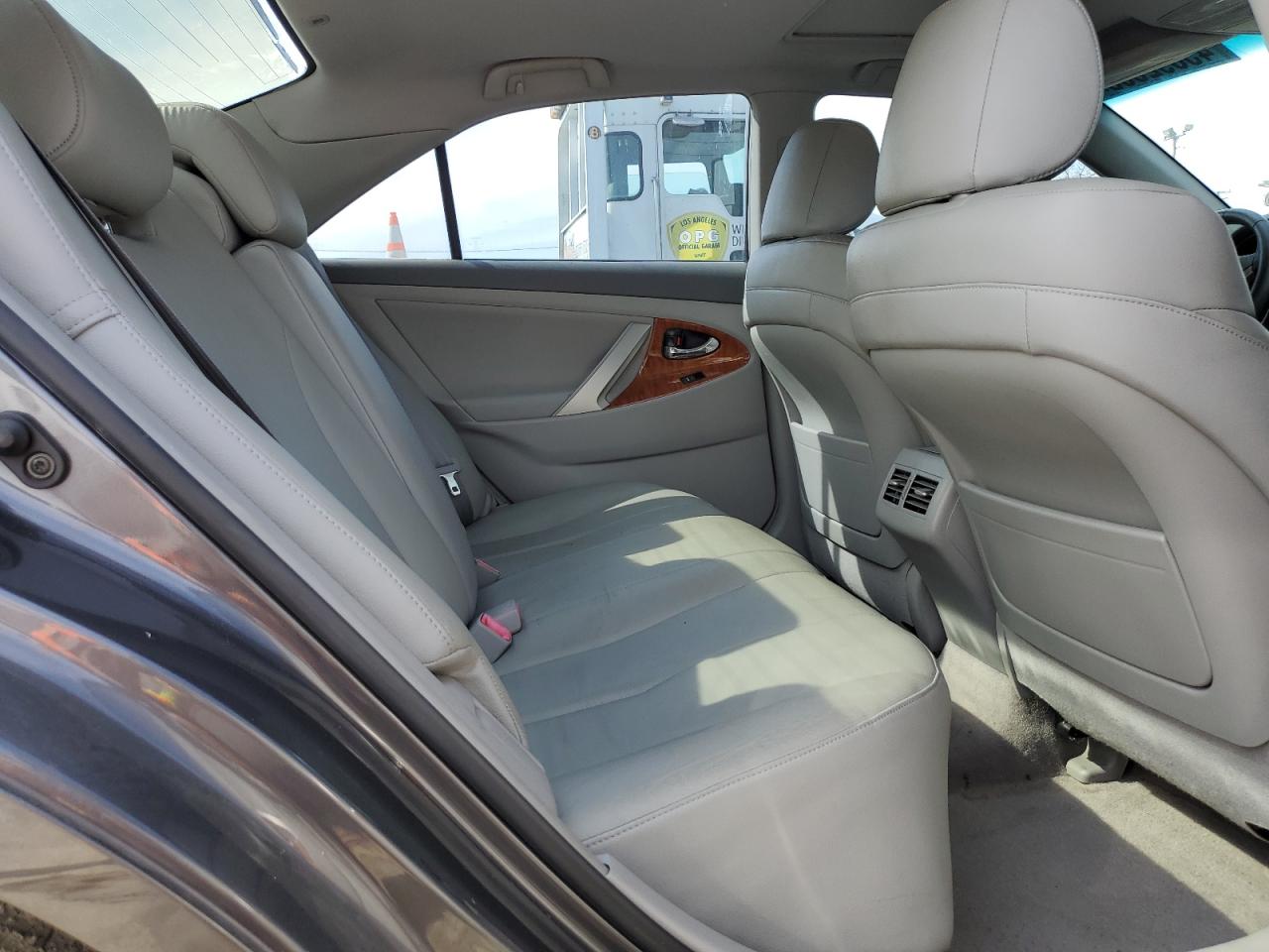 2010 Toyota Camry - Image 10