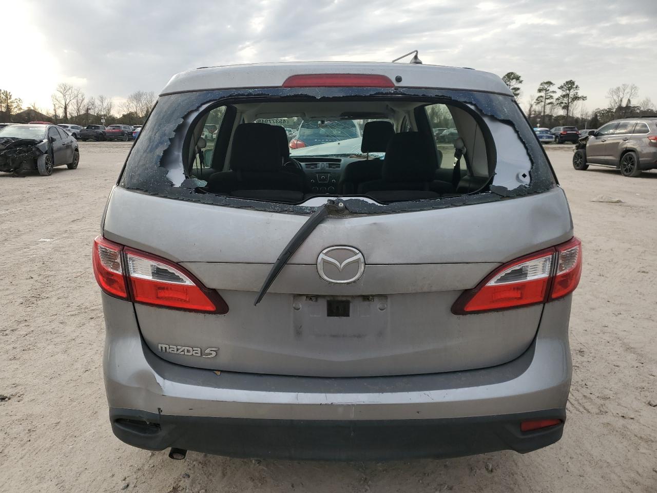 2014 Mazda 5 - Image 6